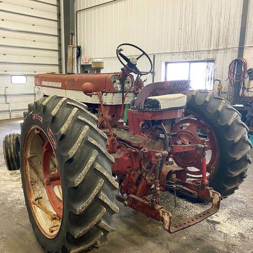 1961 Used International 560 Tractor parts.