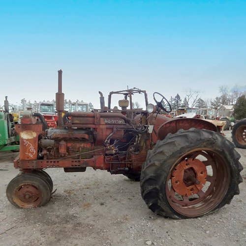 Used International 560 Tractor parts.