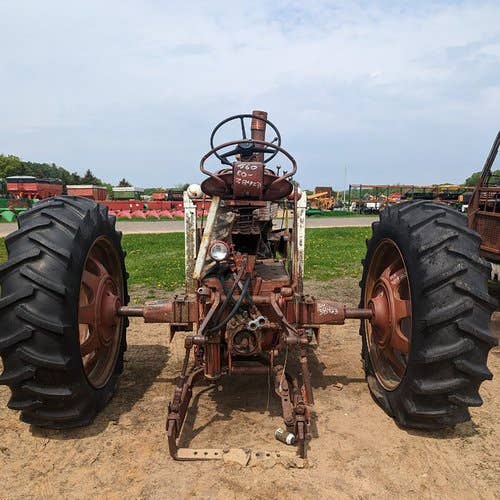 Used International 560 Tractor parts.