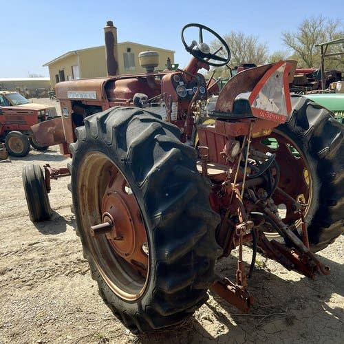 Used International 560 Tractor parts.