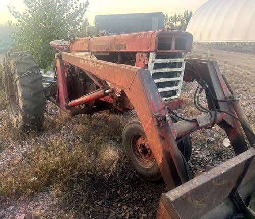 Used International 560 Tractor parts.