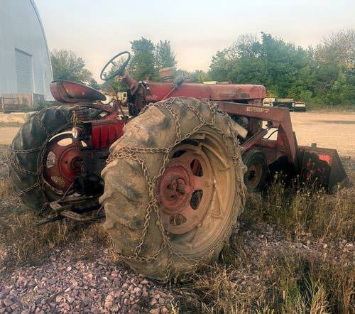 Used International 560 Tractor parts.