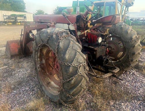 Used International 560 Tractor parts.
