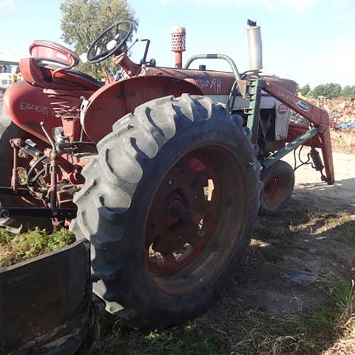 Used International 560 Tractor parts.
