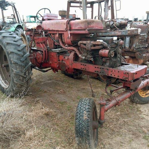 Used International 560 Tractor parts.
