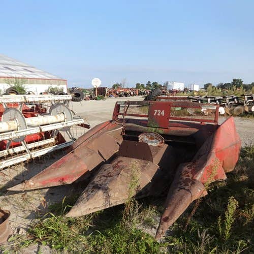 Used International 615 Combine parts.