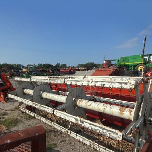 Used International 615 Combine parts.