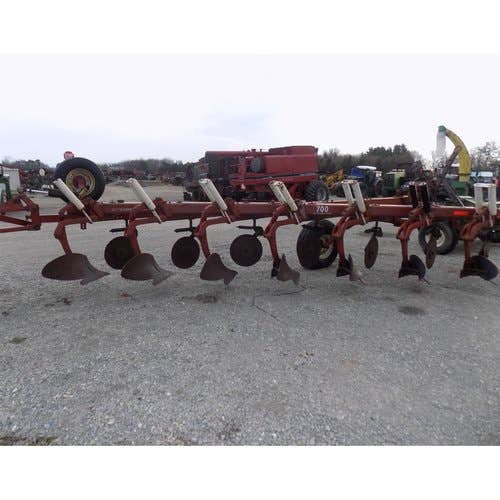 Used International 700 Tillage parts.