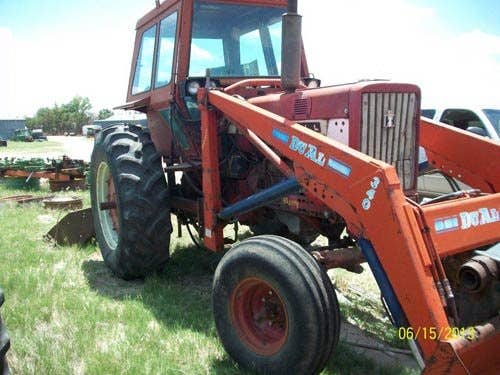 3917 Used International 706 Tractor parts.