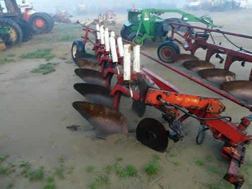 Used International 710 Tillage parts.
