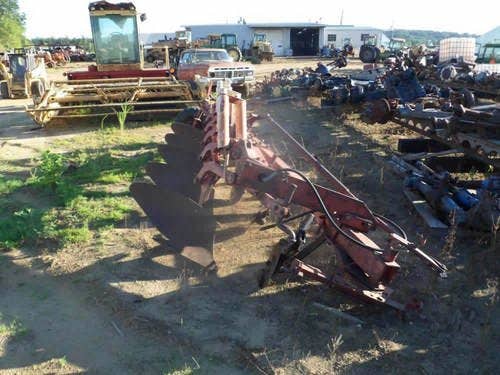 Used International 710 Tillage parts.