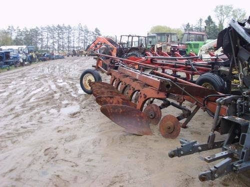 Used International 710 Tillage Parts Used International 710 Tillage Parts