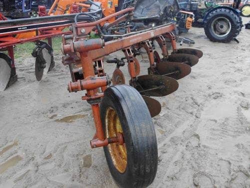 Used International 710 Tillage parts.