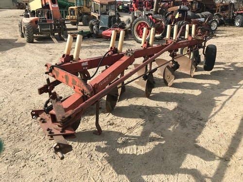 Used International 710 Tillage parts.