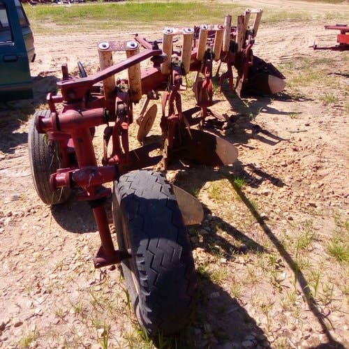 Used International 710 Tillage parts.