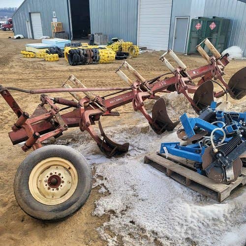Used International 710 Tillage Parts Used International 710 Tillage Parts
