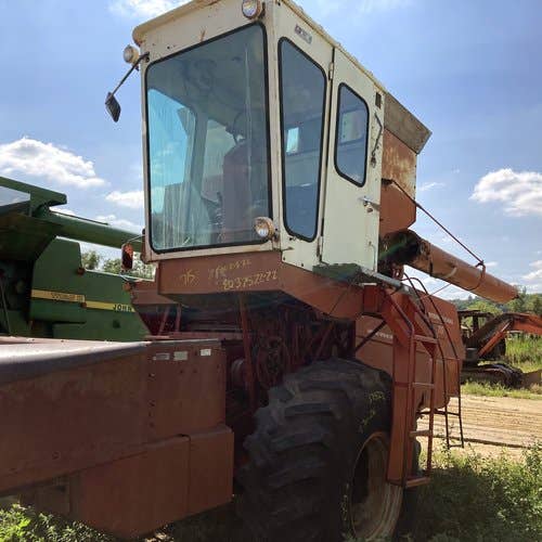 Used International 715 Combine parts.