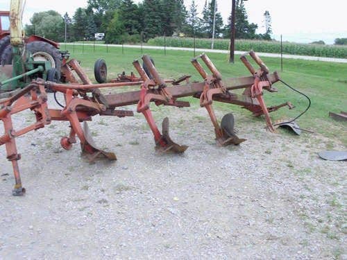 Used International 720 Tillage parts.