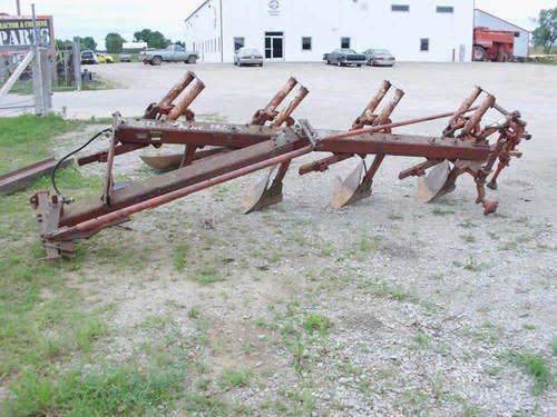 Used International 720 Tillage parts.