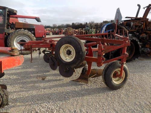 Used International 720 Tillage parts.