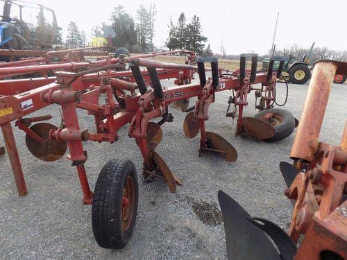 Used International 720 Tillage parts.
