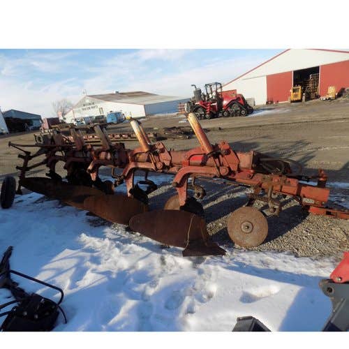 Used International 720 Tillage parts.