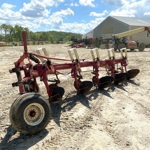Used International 720 Tillage parts.