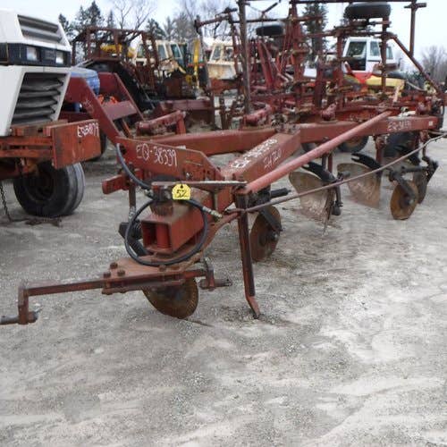 Used International 720 Tillage parts.