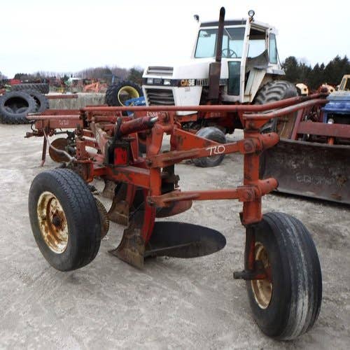 Used International 720 Tillage parts.