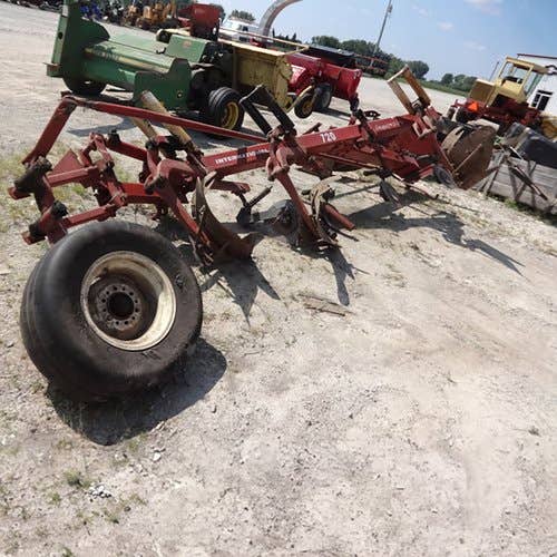 Used International 720 Tillage parts.