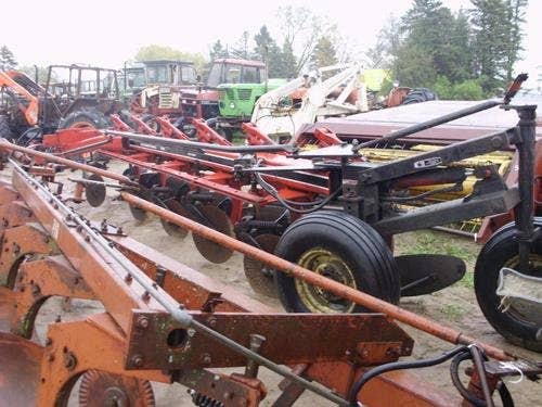 Used International 735 Tillage parts.