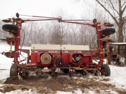 Used International 800 Planter parts.