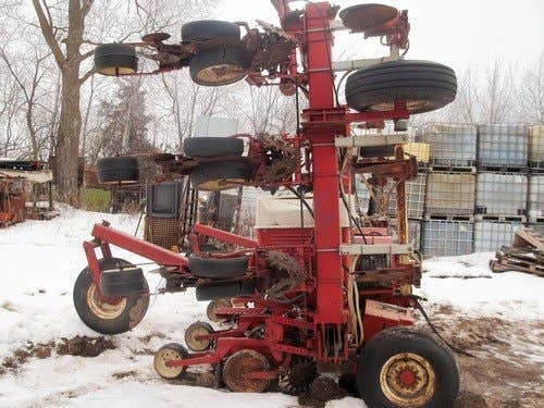 Used International 800 Planter parts.