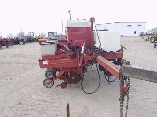 Used International 800 Planter parts.