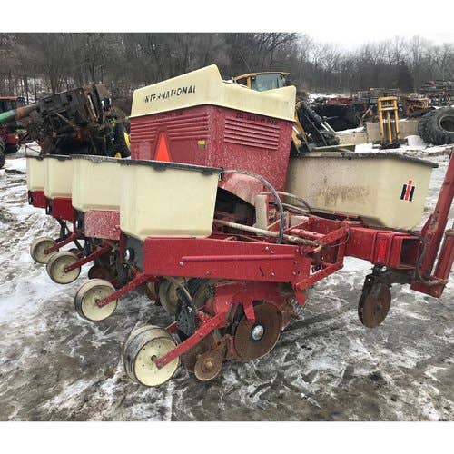 Used International 800 Planter parts.