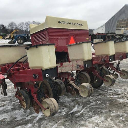 Used International 800 Planter parts.