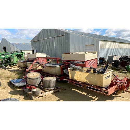 Used International 800 Planter parts.
