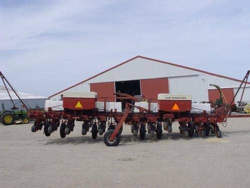 Used International 900 Planter Parts Used International 900 Planter Parts