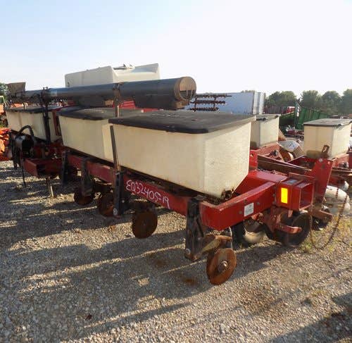 Used International 900 Planter parts.