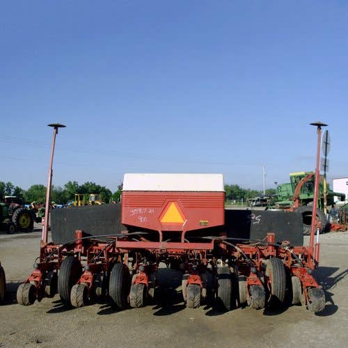 Used International 900 Planter parts.
