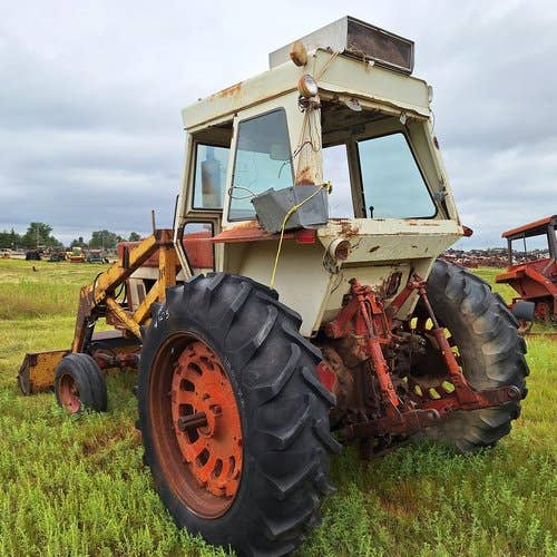 Used International Hydro100 Tractor parts.