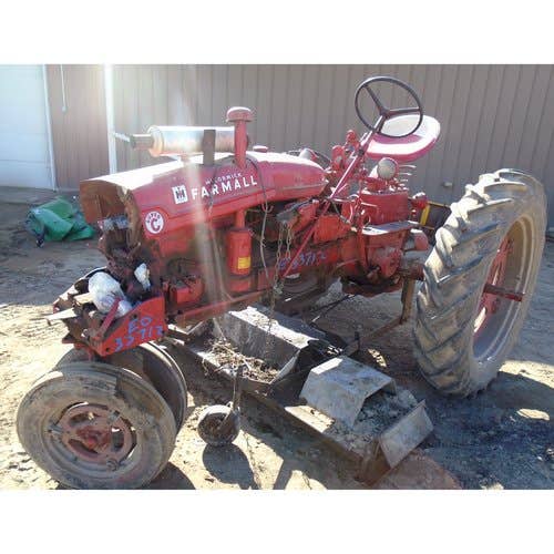 Used International SUPERC Tractor parts.