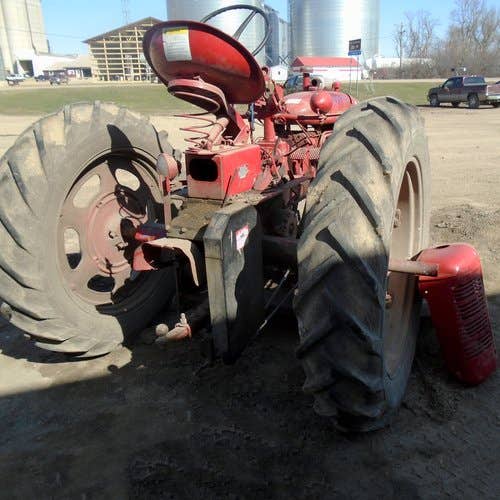 Used International SUPERC Tractor parts.