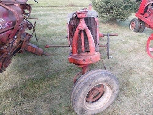 Used International Superh Tractor parts.