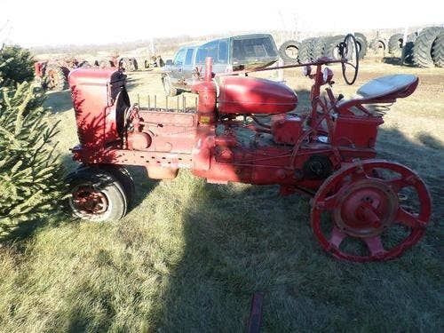Used International SuperMTA Tractor parts.