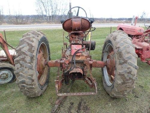 Used International SuperMTA Tractor parts.