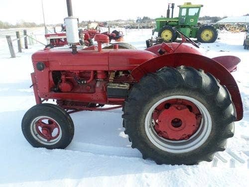 Used International W4 Tractor Parts Used International W4 Tractor Parts