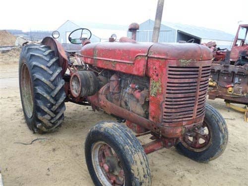 Used International w9 Tractor parts.