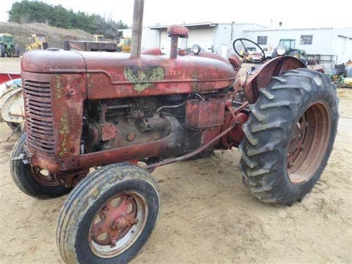 Used International w9 Tractor parts.