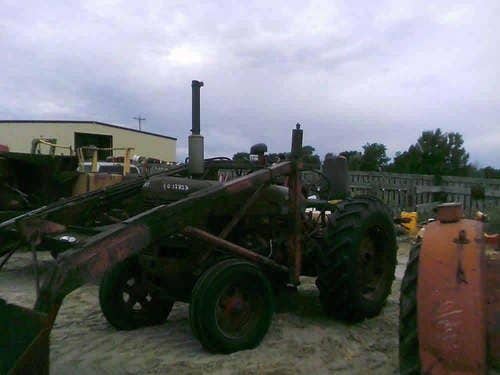 Used International W9 Tractor parts.